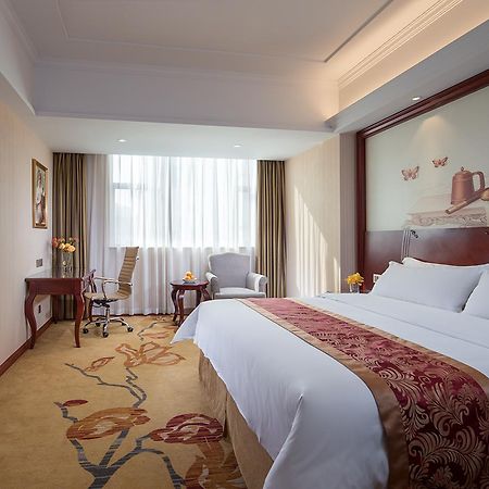 Vienna Hotel Zhongshan Guzhen Town Center מראה חיצוני תמונה